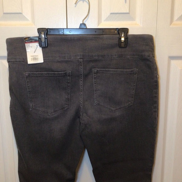 Lee Women’s Gray Sculpting Slim Fit Slim Leg Pull-On Jeans Size 18S- Irregular - Picture 5 of 12